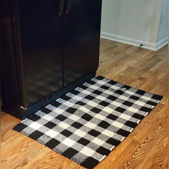 Black & White Buffalo Plaid Cotton Rug 26"x41.5" - Picture 5 of 7